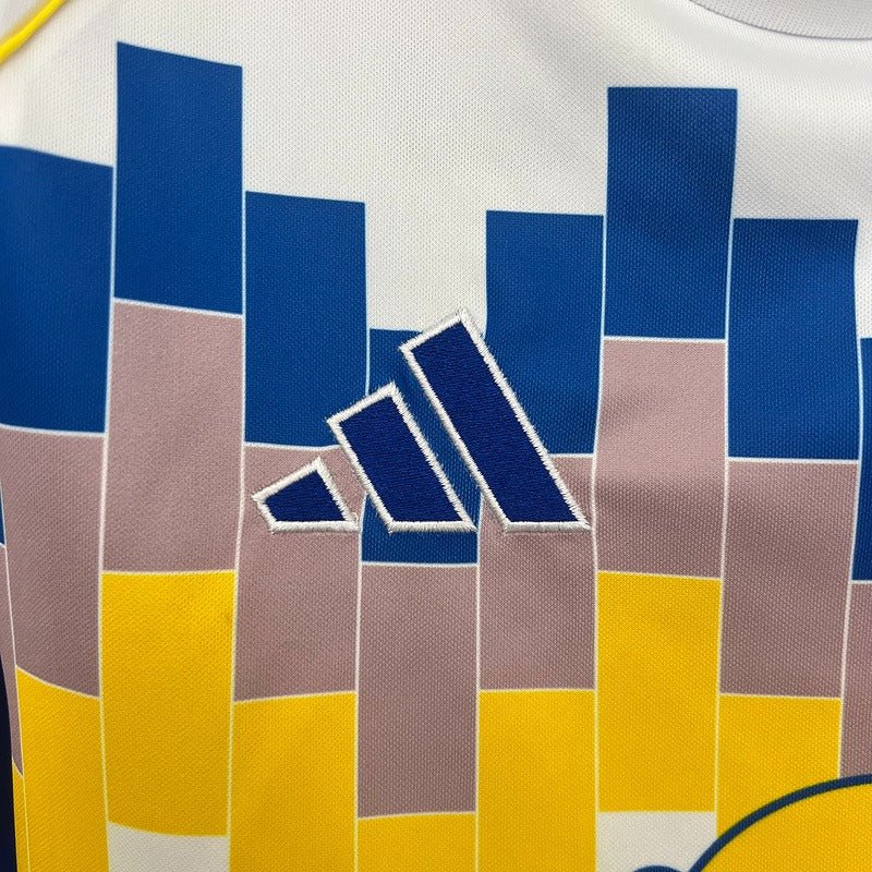 Leeds United 2025-2026 home image 9