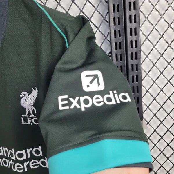 Liverpool FC 2024-2025 away image 6