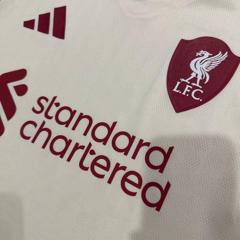Liverpool FC 2025-2026 away player image 3