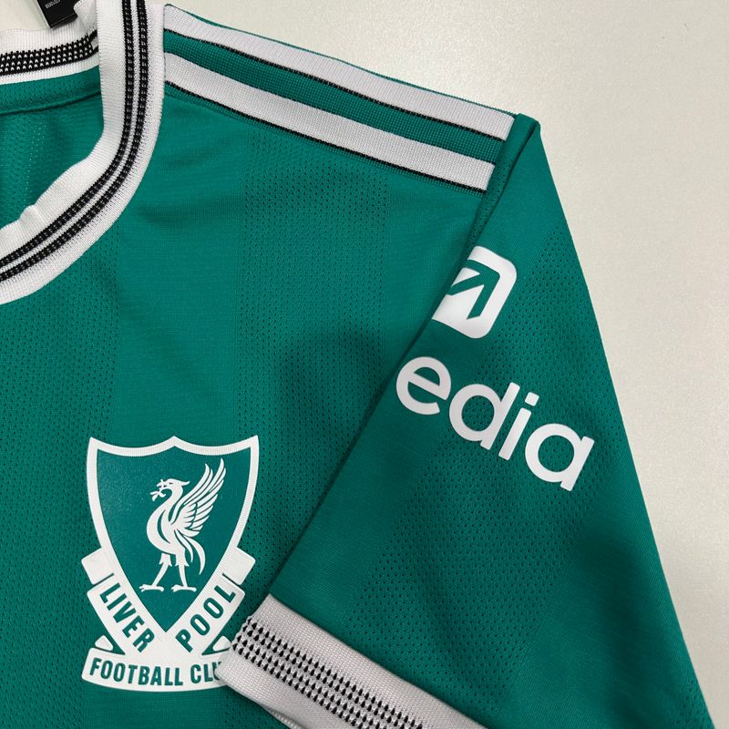 Liverpool FC 2025-2026 second away player image 3