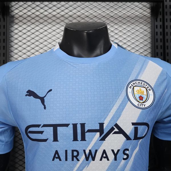 Manchester City 2025-2026 home player image 3