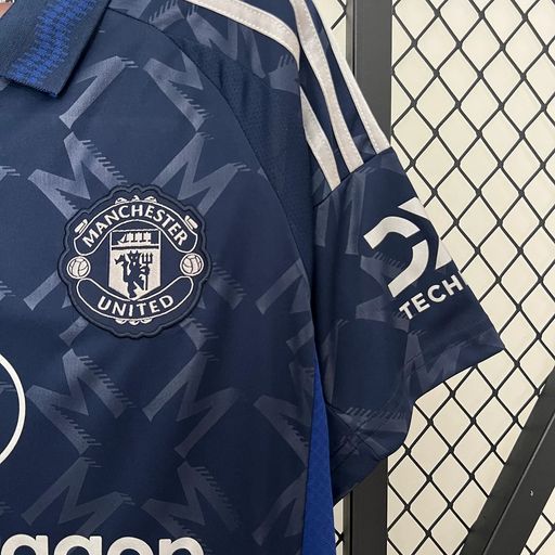 Manchester United 2024-2025 away image 5