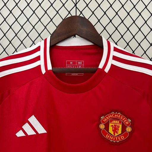 Manchester United 2024-2025 home image 3