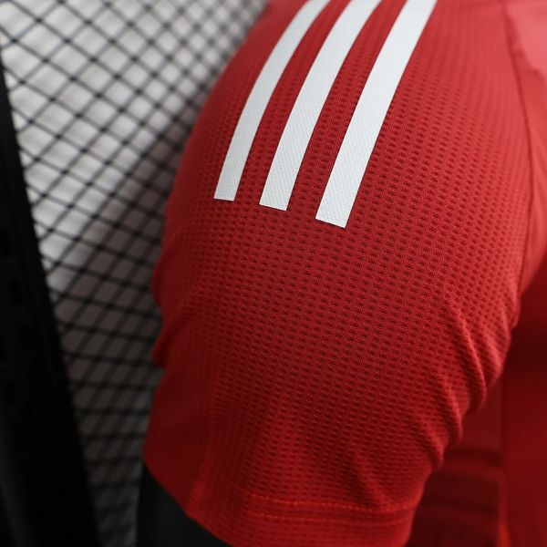 Manchester United 2024-2025 home player image 5