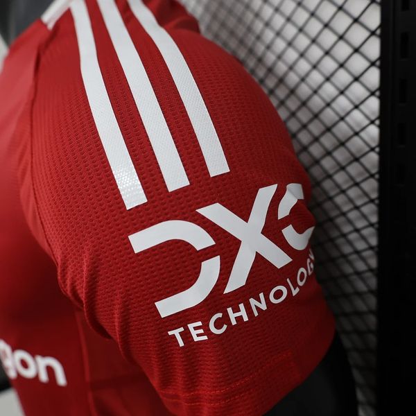 Manchester United 2024-2025 home player image 6