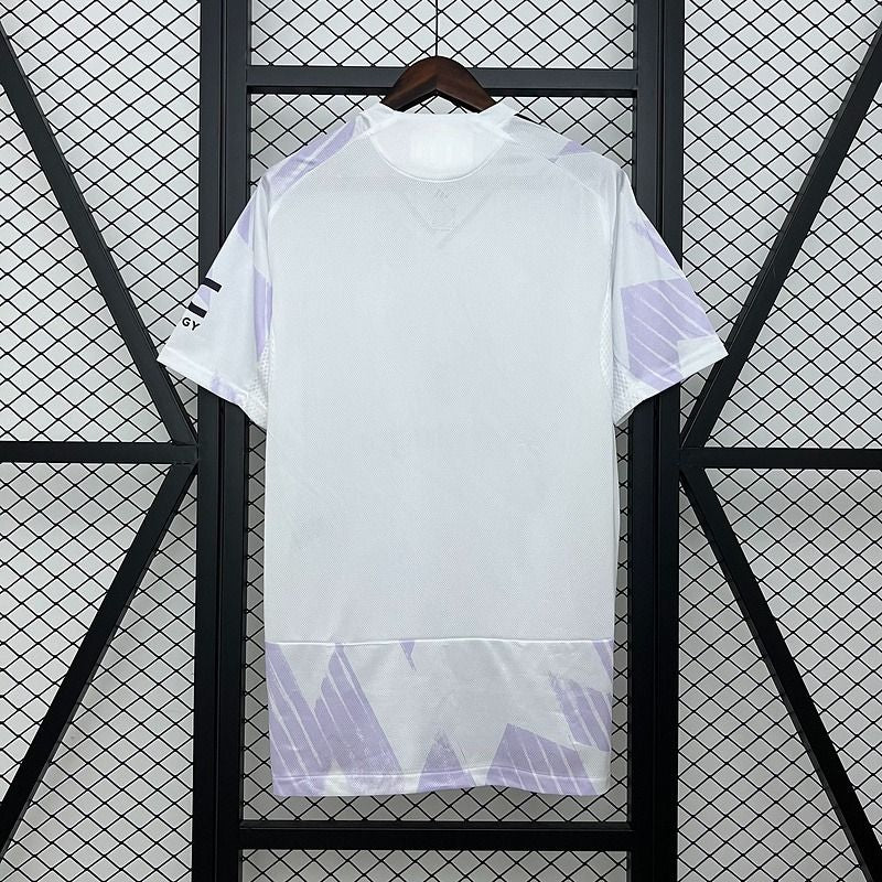 Manchester United 2025-2026 away image 2