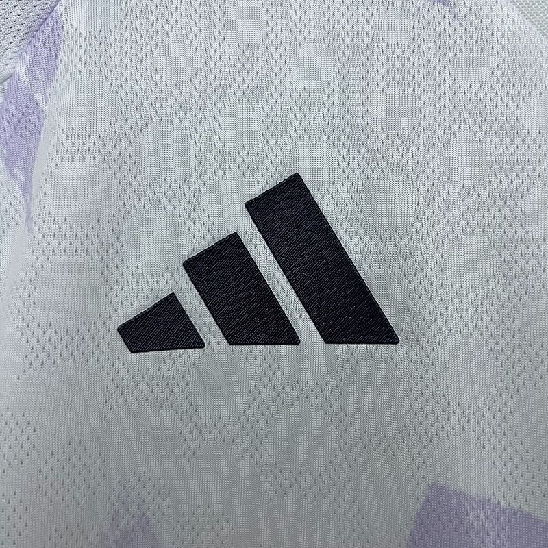 Manchester United 2025-2026 away image 7