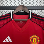 Manchester United 2025-2026 home image 3