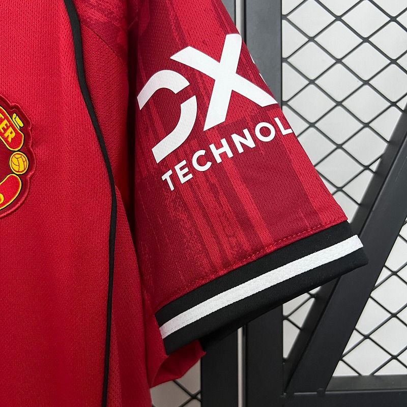 Manchester United 2025-2026 home image 5