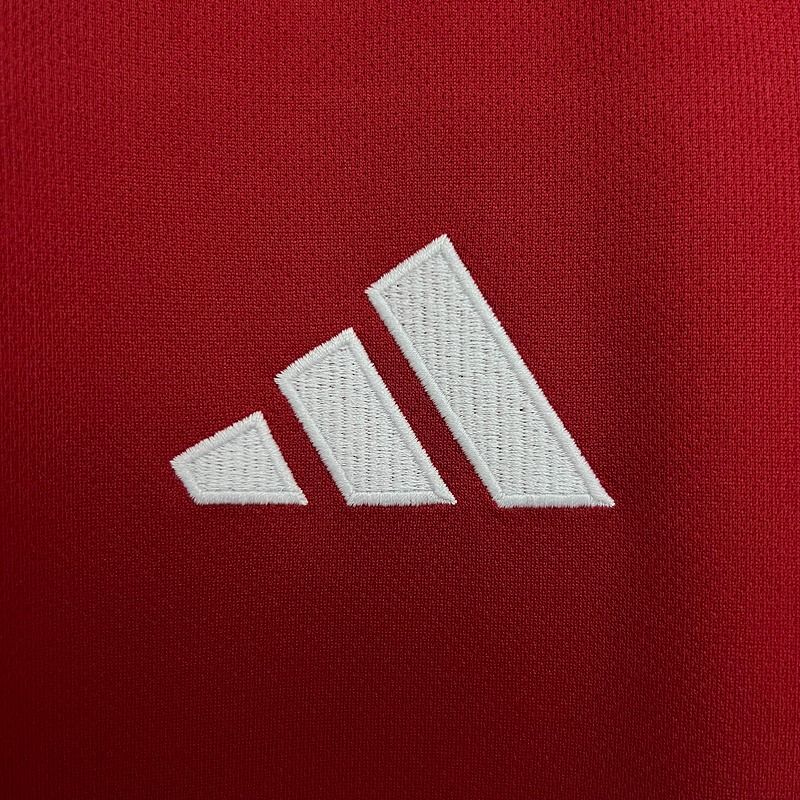 Manchester United 2025-2026 home image 8