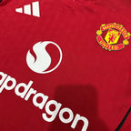 Manchester United 2025-2026 home player image 3