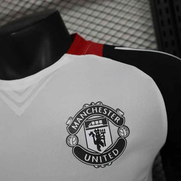 Manchester United 2025-2026 pre-training uniform image 3