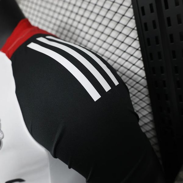 Manchester United 2025-2026 pre-training uniform image 5