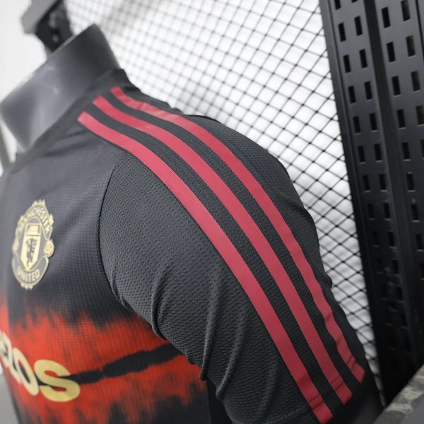 Manchester United 2025-2026 training uniform image 5
