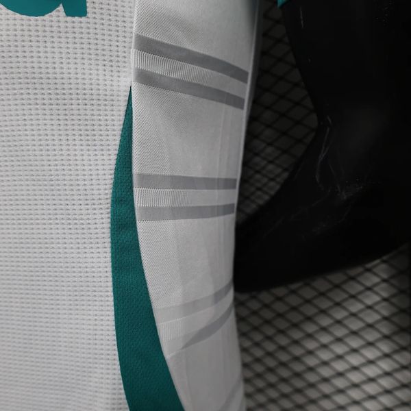 Newcastle United 2024-2025 away player image 7