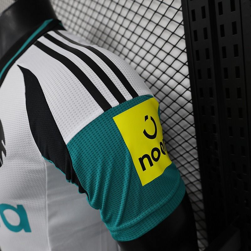 Newcastle United 2024-2025 second away player image 9