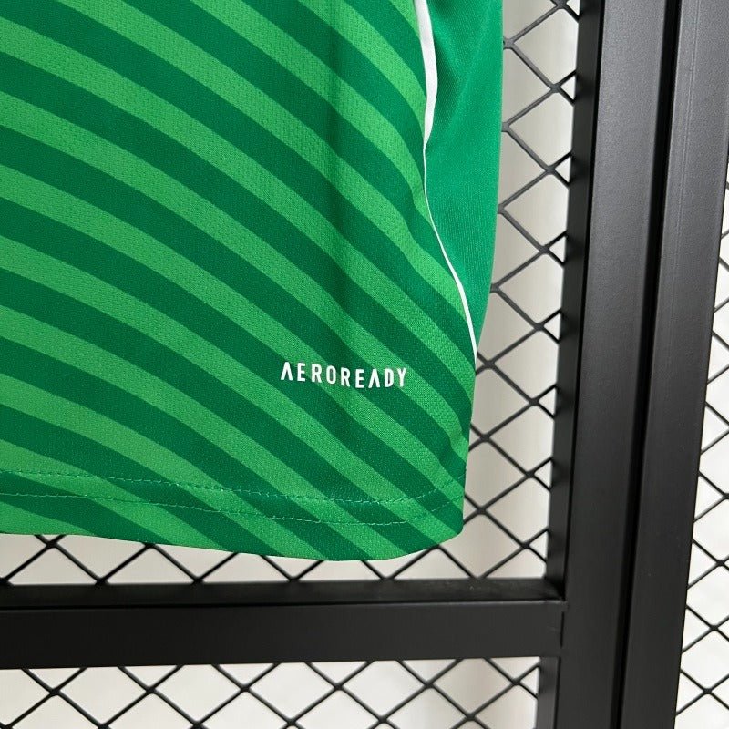 Newcastle United 2025-2026 away image 8