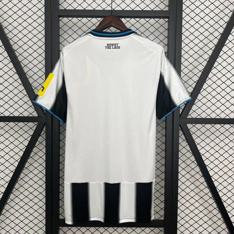 Newcastle United 2025-2026 home image 2