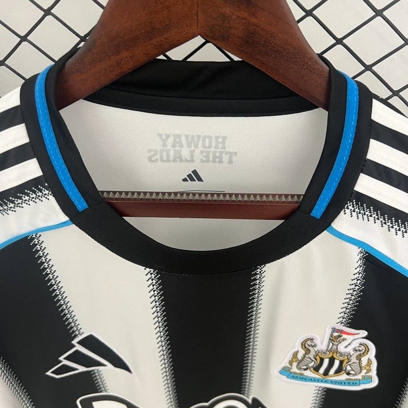 Newcastle United 2025-2026 home image 3