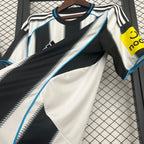 Newcastle United 2025-2026 home image 5