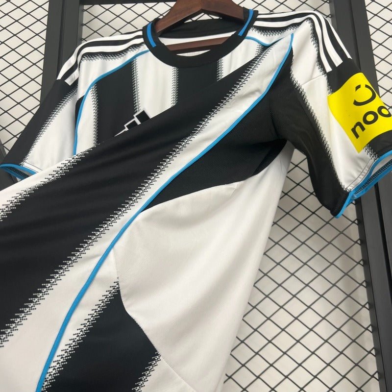 Newcastle United 2025-2026 home image 5