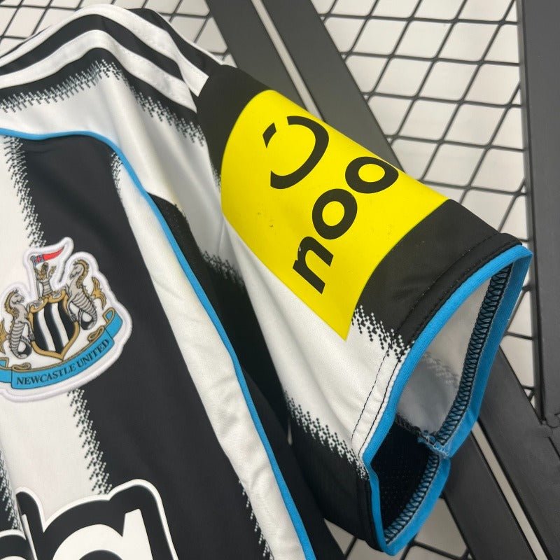 Newcastle United 2025-2026 home image 6
