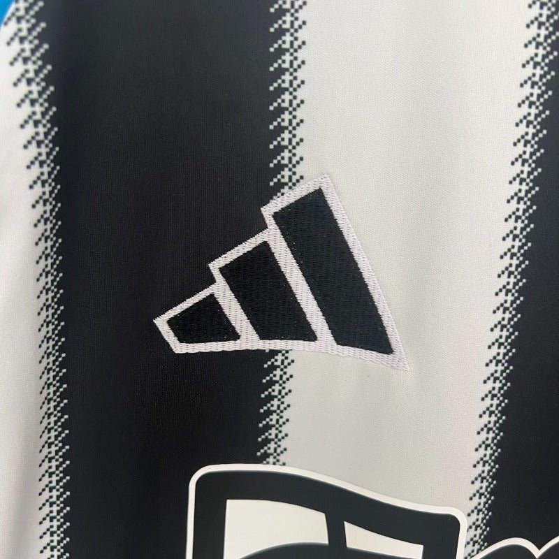 Newcastle United 2025-2026 home image 8