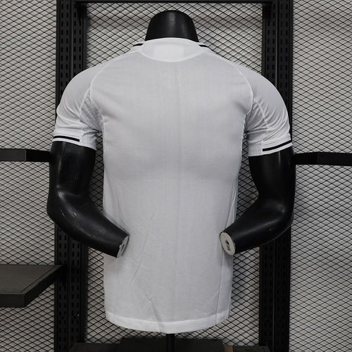 Newcastle United 2025-2026 home player image 2