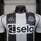 Newcastle United 2025-2026 home player image 3