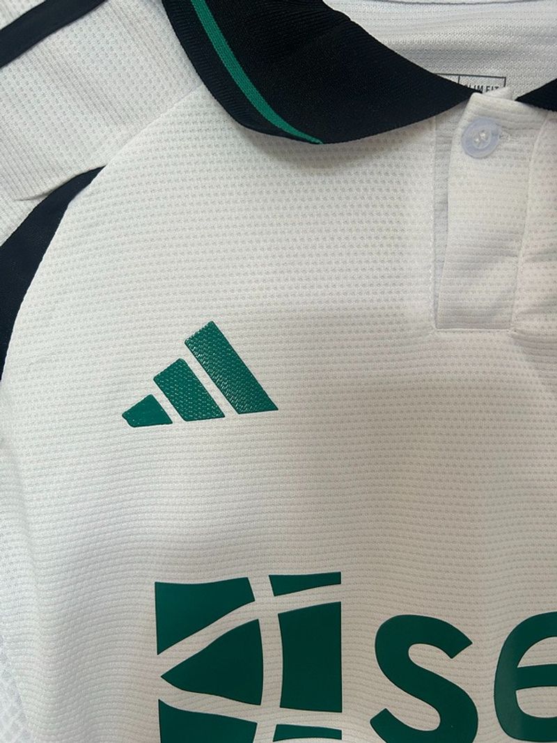 Newcastle United 2025-2026 second away image 6
