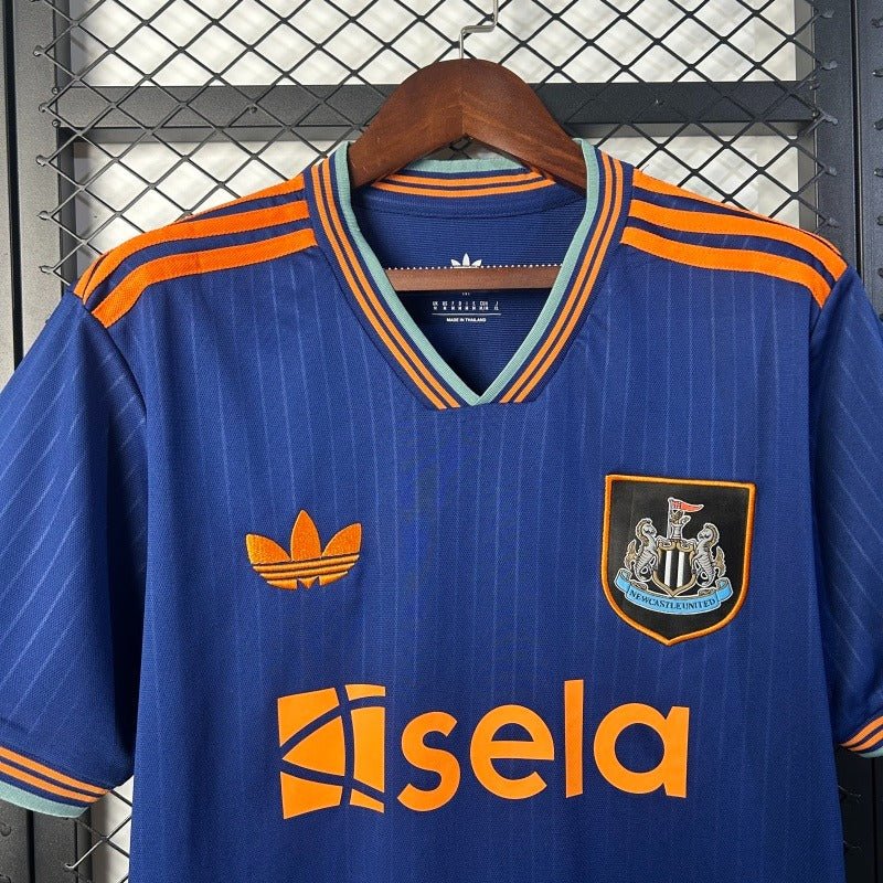 Newcastle United 2025-2026 third away image 3