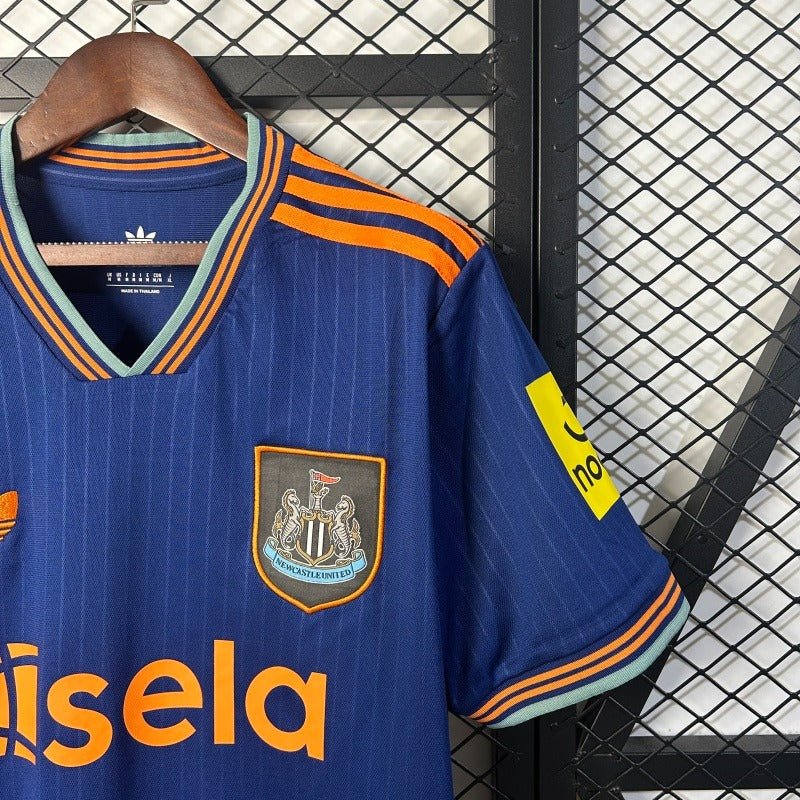 Newcastle United 2025-2026 third away image 6