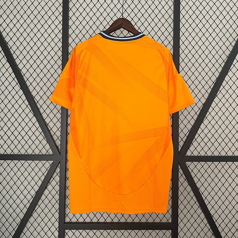 Real Madrid 2024-2025 away image 2