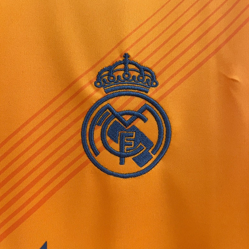 Real Madrid 2024-2025 away image 5