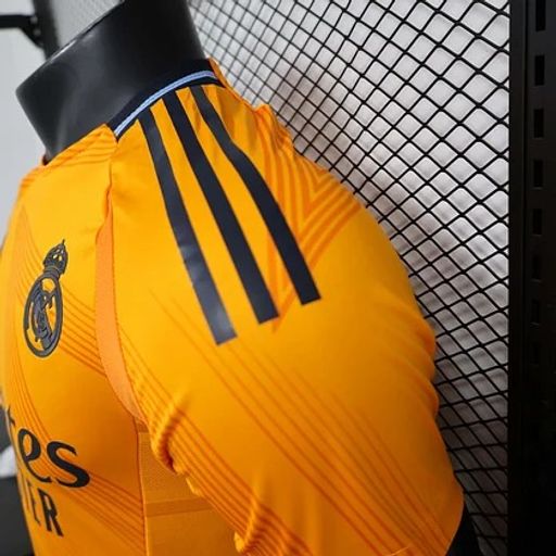 Real Madrid 2024-2025 away player image 5