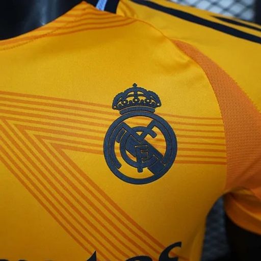 Real Madrid 2024-2025 away player image 7