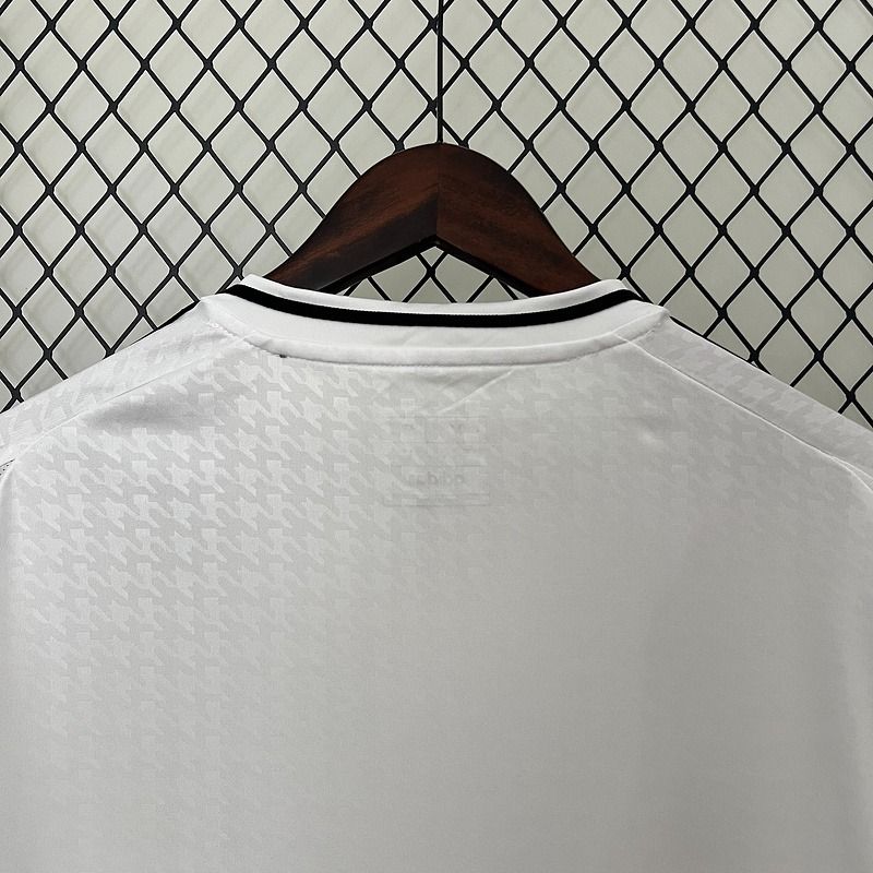 Real Madrid 2024-2025 home image 4