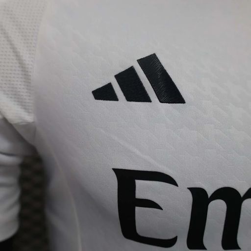 Real Madrid 2024-2025 home player image 5