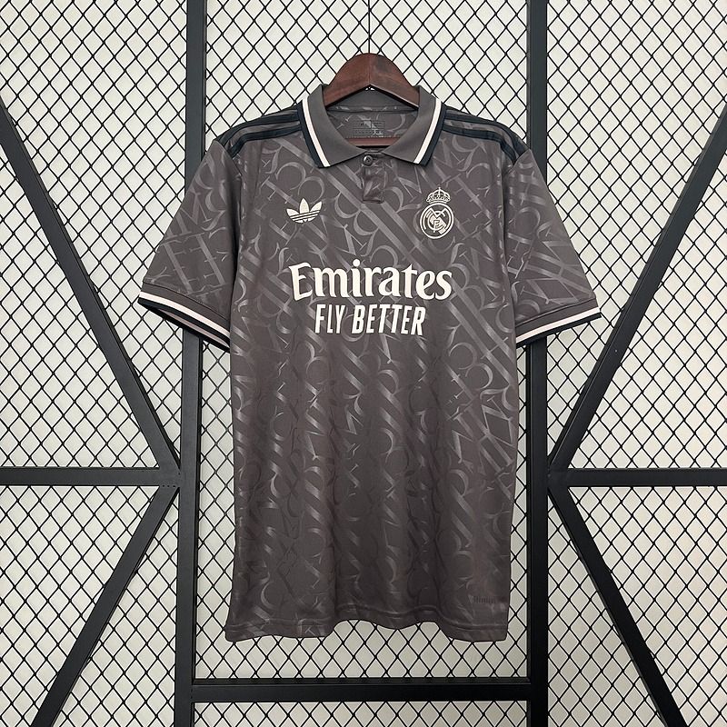 Real Madrid 2024-2025 second away