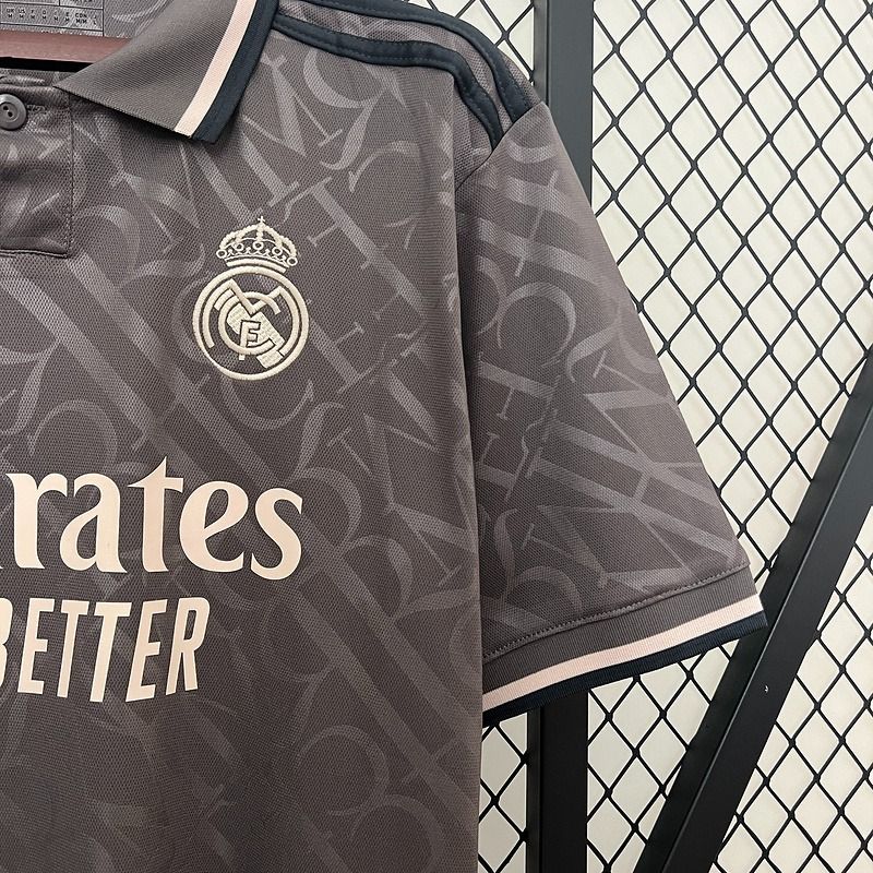 Real Madrid 2024-2025 second away image 5
