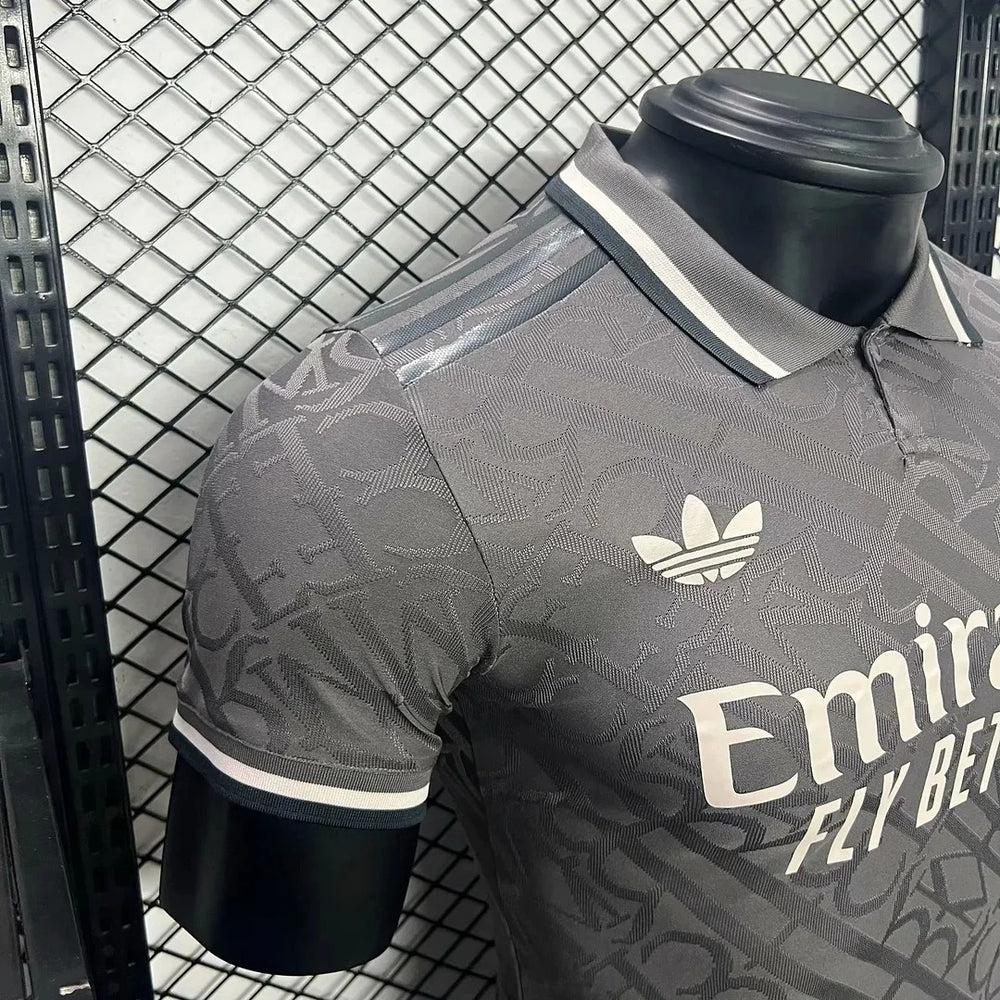 Real Madrid 2024-2025 second away player image 2