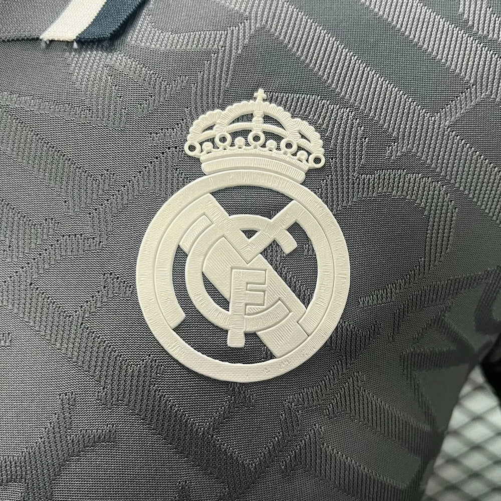 Real Madrid 2024-2025 second away player image 4