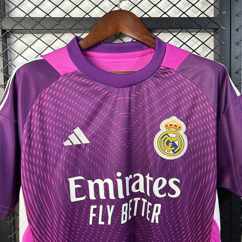 Real Madrid 2025-2026 Goalkeeper image 3