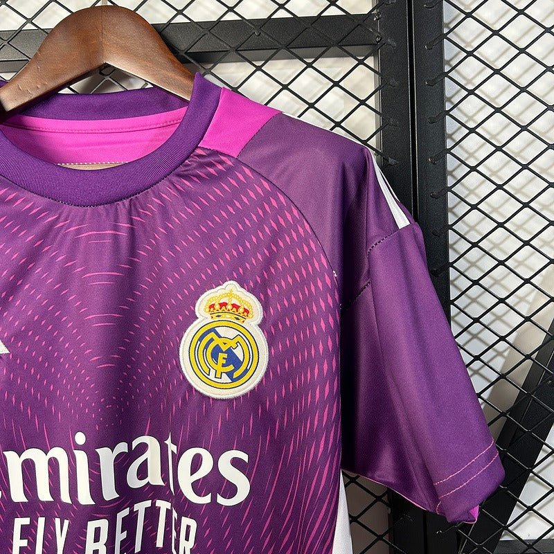 Real Madrid 2025-2026 Goalkeeper image 6