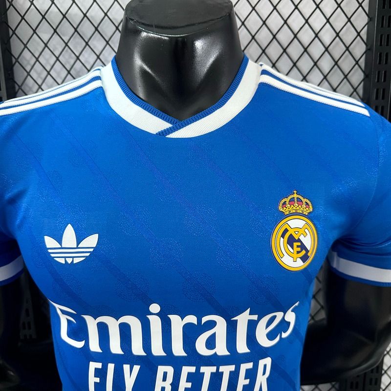 Real Madrid 2025-2026 Second away player image 3