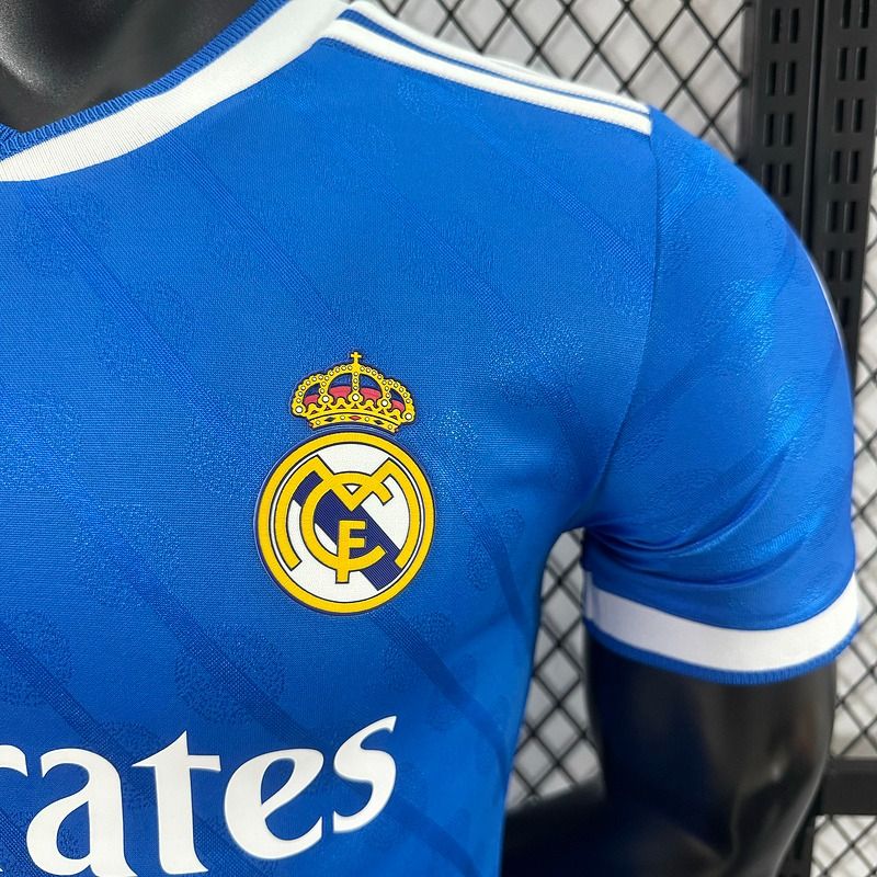 Real Madrid 2025-2026 Second away player image 6