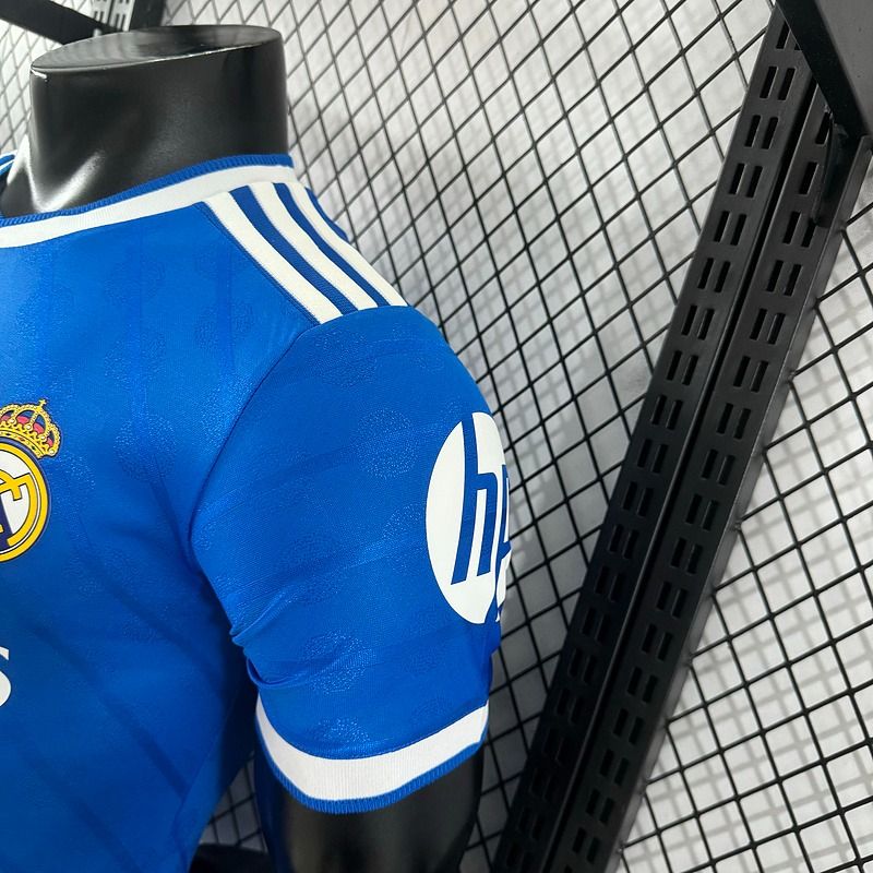 Real Madrid 2025-2026 Second away player image 7
