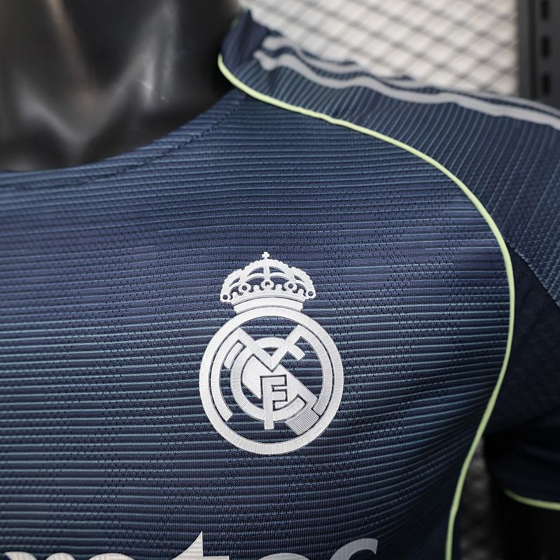 Real Madrid 2025-2026 away player image 4
