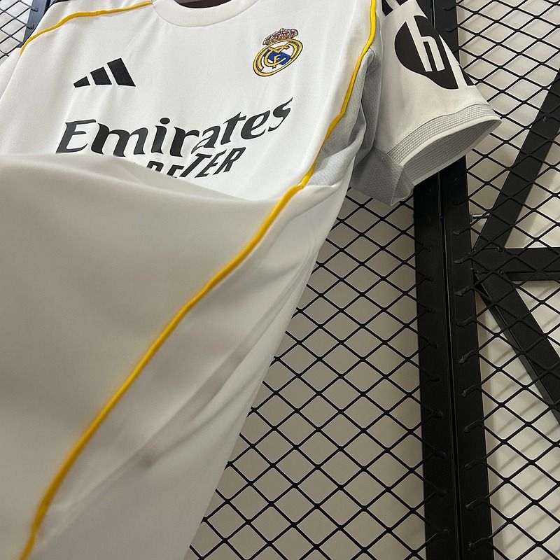 Real Madrid 2025-2026 home image 9