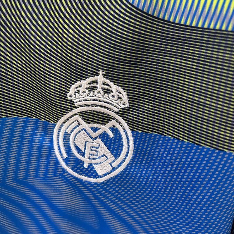 Real Madrid 2025-2026 training shirt image 5